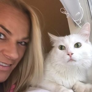 Meet your Posher, Robin